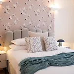 Liverpool St Three Bedroom Home Near Tube Station